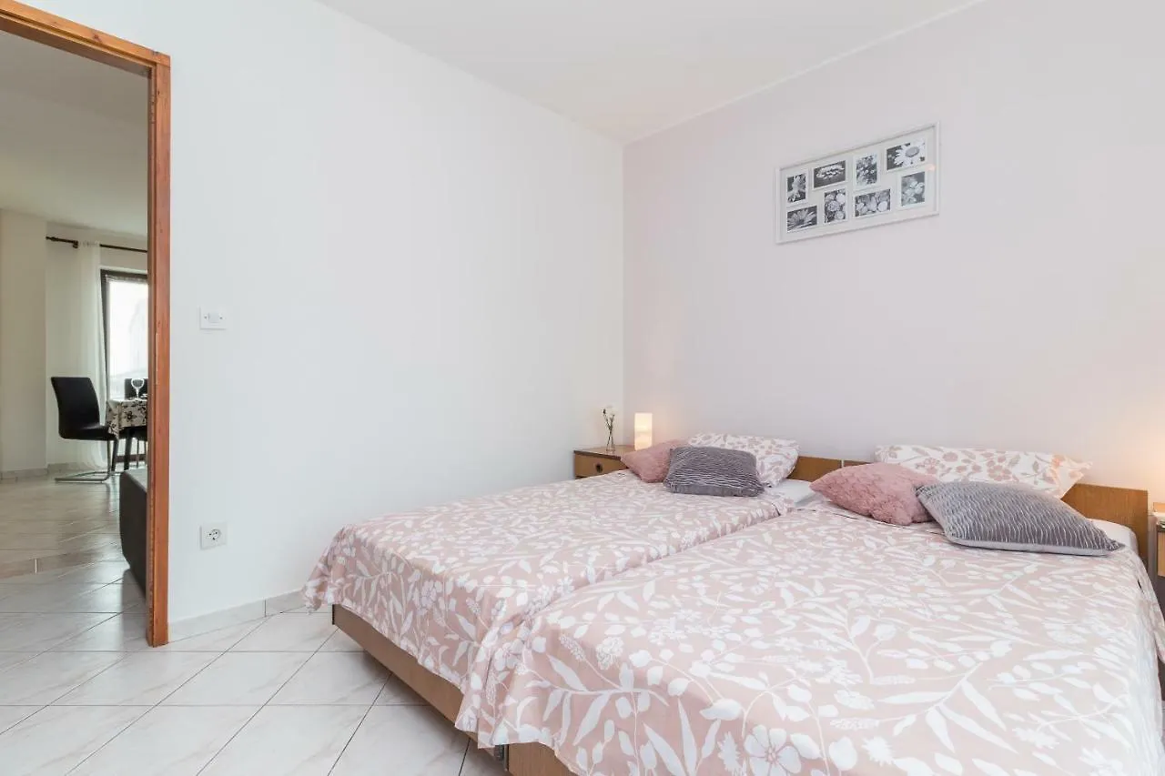 Apartments Rede Pula