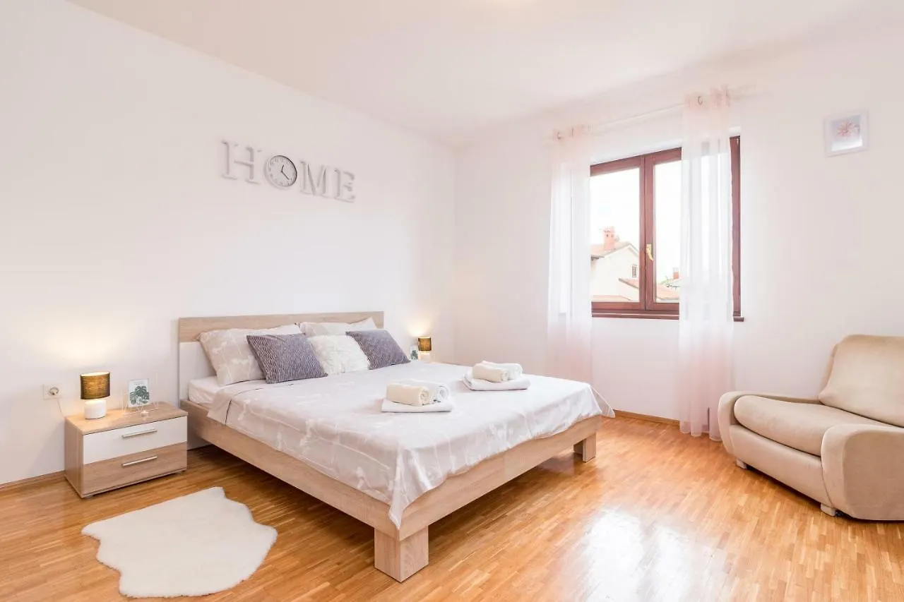 Apartments Rede Pula